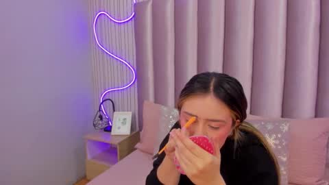 Alejandra  online show from 11.18.25