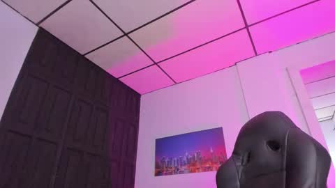 Snapshot of samanthawestx chatting on 02.13.25 Sam online show from 02.13.25