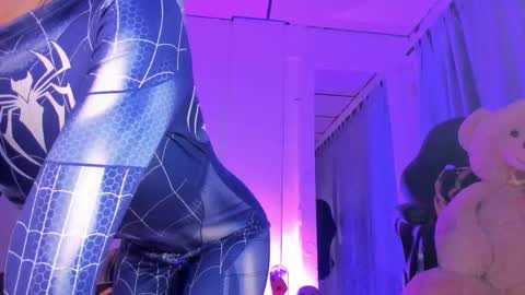 Snapshot of samanthawestx chatting on 10.10.25 Sam online show from 10.10.25