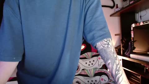 Snapshot of samantx chatting on 01.05.25 lil sam online show from 01.05.25