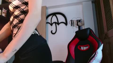 Snapshot of samantx chatting on 02.27.25 lil sam online show from 02.27.25