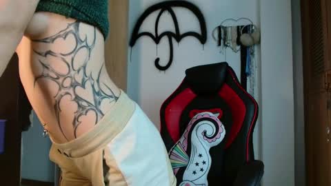 Snapshot of samantx chatting on 02.28.25 lil sam online show from 02.28.25