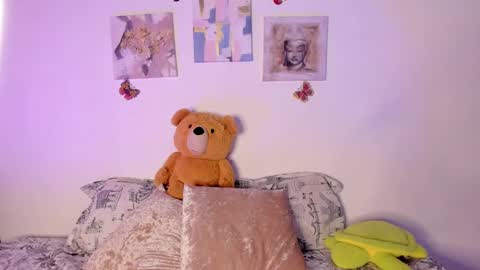 Samara is my name a pleasure delighted that you are here leave your thumb up it is important to me online show from 01.24.25