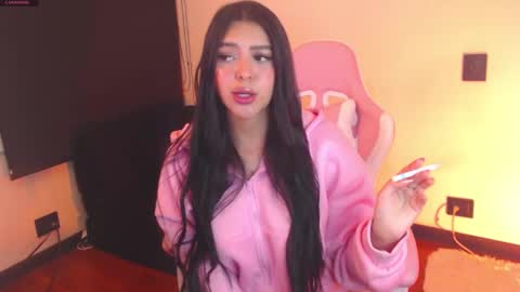 Snapshot of samara_lam chatting on 12.14.24 Sammy  online show from 12.14.24