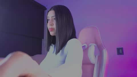 Snapshot of samara_lam chatting on 09.18.25 Sammy  online show from 09.18.25