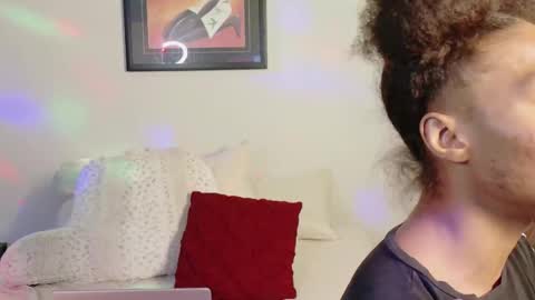 Snapshot of samatha1998 chatting on 02.18.25 Yaya online show from 02.18.25