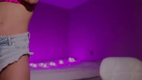 Snapshot of samdemia chatting on 01.21.25 Sam Demia online show from 01.21.25