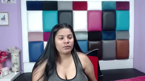 Snapshot of samevanshot chatting on 12.19.24 samevanshot online show from 12.19.24