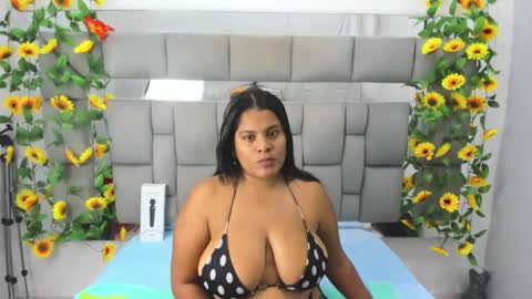 Snapshot of samevanshot chatting on 10.15.25 samevanshot online show from 10.15.25