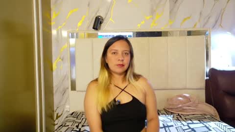 Snapshot of sami_1_8 chatting on 04.19.26 Samy online show from 04.19.26