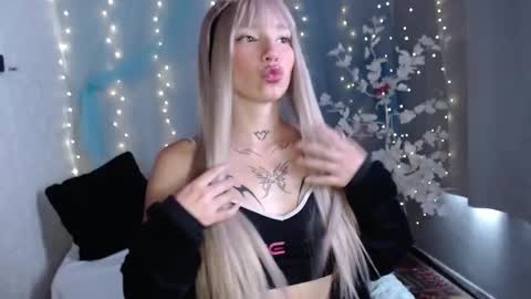 Snapshot of samigarcia chatting on 11.17.25 Samigarcia online show from 11.17.25