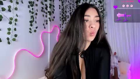 Snapshot of samii_evanns chatting on 06.11.26 Samii Evans online show from 06.11.26