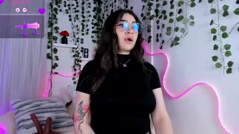 Snapshot of samii_evanns chatting on 07.19.26 Samii Evans online show from 07.19.26