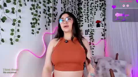Snapshot of samii_evans chatting on 06.28.26 samii evans online show from 06.28.26