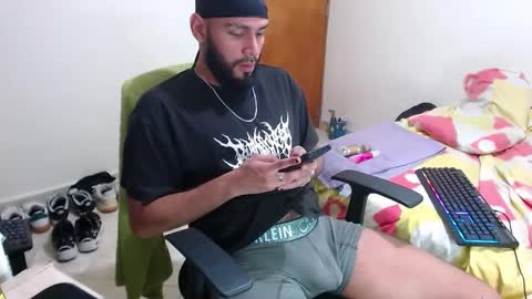 Snapshot of samir_music_ chatting on 10.04.25 samir_music_ online show from 10.04.25