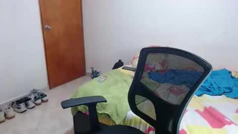 Snapshot of samir_music_ chatting on 10.15.25 samir_music_ online show from 10.15.25