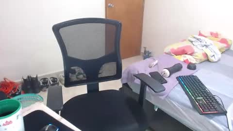 Snapshot of samir_music_ chatting on 10.23.25 samir_music_ online show from 10.23.25