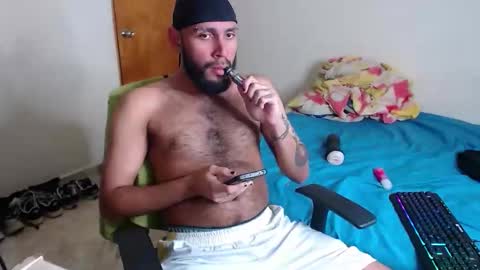 Snapshot of samir_music_ chatting on 11.21.25 samir_music_ online show from 11.21.25