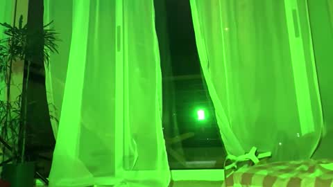 Snapshot of samisami132850 chatting on 12.19.25 KatyDoll online show from 12.19.25