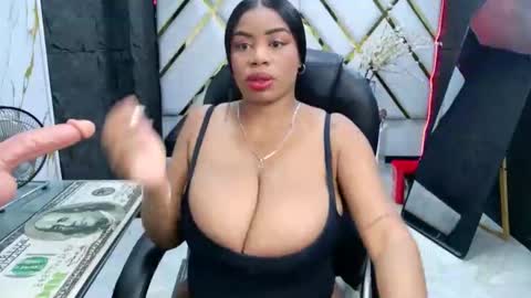 Snapshot of sammanthaboob chatting on 04.16.26 Luisa online show from 04.16.26