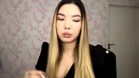 Snapshot of sammiesilvis chatting on 02.17.26 Elina online show from 02.17.26