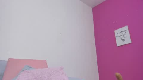 Snapshot of sammy_sm_ chatting on 02.06.25 Sammy online show from 02.06.25