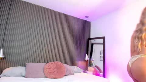 Axel online show from 04.16.26