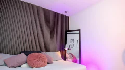 Axel online show from 04.22.26