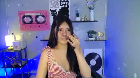 Snapshot of sampaguita_pinayxx chatting on 05.08.26 SOFIA online show from 05.08.26