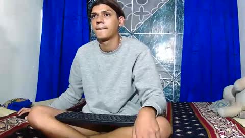 Snapshot of samuel_sincee chatting on 10.25.25 Samuel Sincee online show from 10.25.25