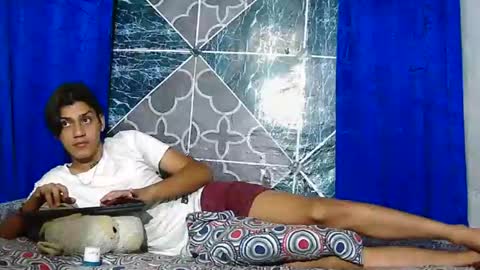 Snapshot of samuel_sincee chatting on 11.27.25 Samuel Sincee online show from 11.27.25