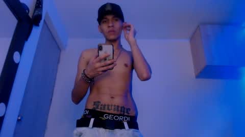 Snapshot of samuel_suarez chatting on 01.08.25 online show from 01.08.25