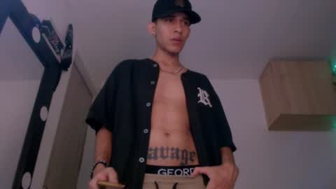 Snapshot of samuel_suarez chatting on 01.14.25 online show from 01.14.25