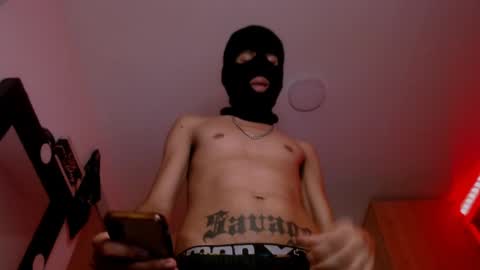 Snapshot of samuel_suarez chatting on 01.18.25 online show from 01.18.25