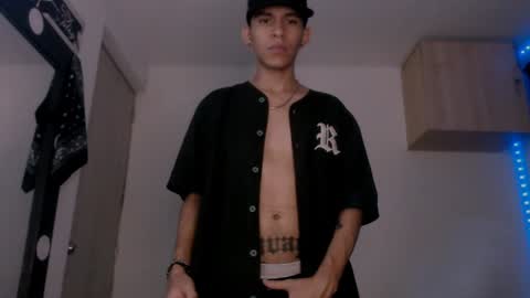 Snapshot of samuel_suarez chatting on 01.26.25 online show from 01.26.25