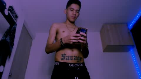 Snapshot of samuel_suarez chatting on 02.26.25 online show from 02.26.25