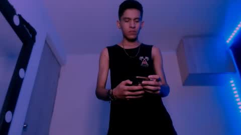 Snapshot of samuel_suarez chatting on 02.26.25 online show from 02.26.25