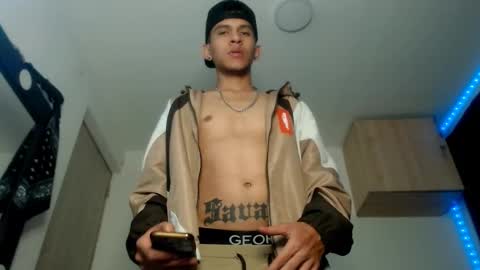 Snapshot of samuel_suarez chatting on 03.03.25 online show from 03.03.25