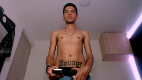 Snapshot of samuel_suarez chatting on 03.06.25 online show from 03.06.25