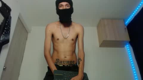 Snapshot of samuel_suarez chatting on 03.08.25 online show from 03.08.25