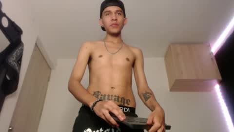 Snapshot of samuel_suarez chatting on 03.11.25 online show from 03.11.25