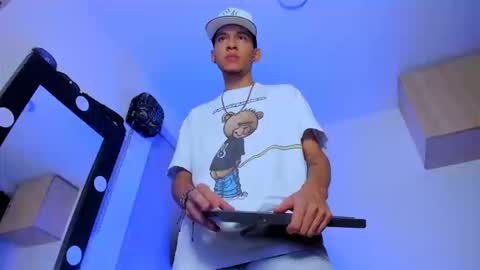 Snapshot of samuel_suarez chatting on 09.10.25 online show from 09.10.25