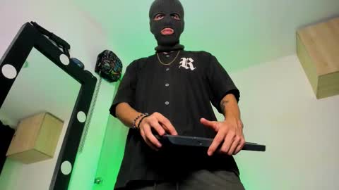 Snapshot of samuel_suarez chatting on 09.11.25 online show from 09.11.25