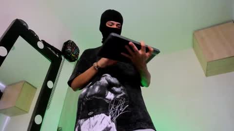 Snapshot of samuel_suarez chatting on 09.17.25 online show from 09.17.25