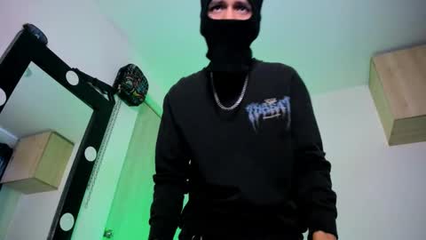 Snapshot of samuel_suarez chatting on 09.21.25 online show from 09.21.25