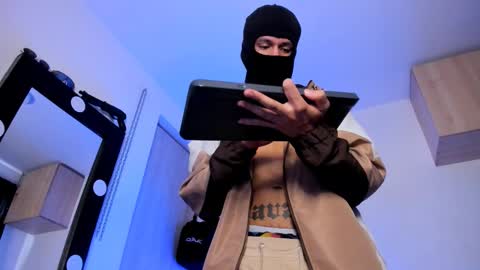 Snapshot of samuel_suarez chatting on 09.26.25 online show from 09.26.25