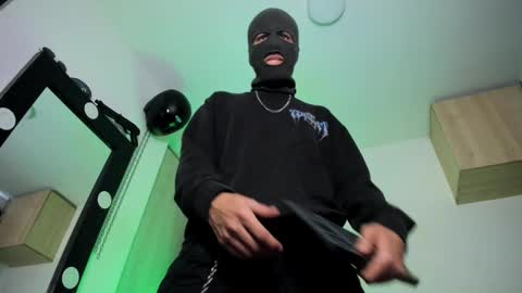 Snapshot of samuel_suarez chatting on 09.29.25 online show from 09.29.25