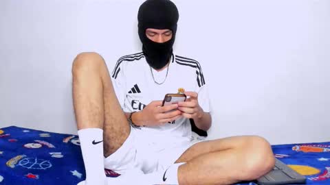 Snapshot of samuel_suarez chatting on 10.17.25 online show from 10.17.25