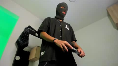 Snapshot of samuel_suarez chatting on 10.20.25 online show from 10.20.25