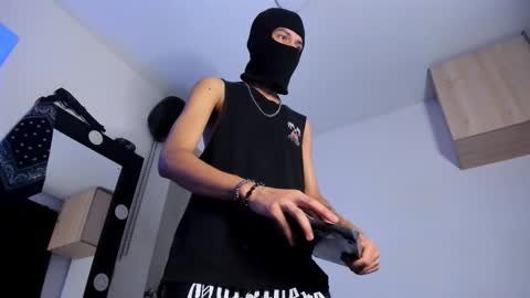 Snapshot of samuel_suarez chatting on 10.24.25 online show from 10.24.25